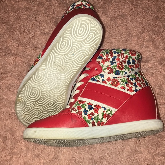 MUDD Spring time wedges - Picture 2 of 2